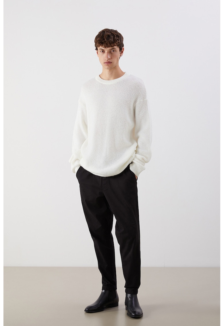 Pantaloni conici si snur Pantaloni conici si snur