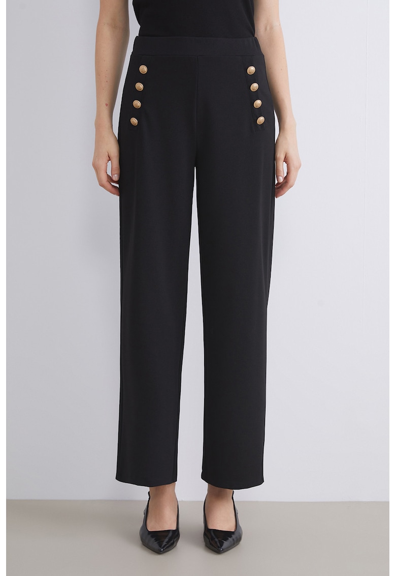 Pantaloni cu croiala ampla si nasturi decorativi Pantaloni cu croiala ampla si nasturi decorativi