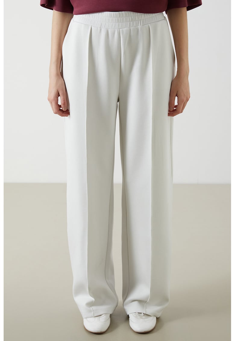 Pantaloni de trening cu croiala ampla si talie elastica Pantaloni de trening cu croiala ampla si talie elastica