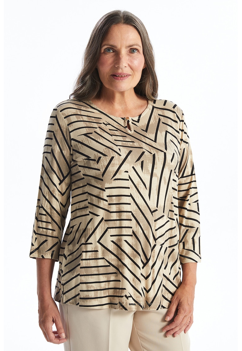 Bluza cu model si maneci trei sferturi