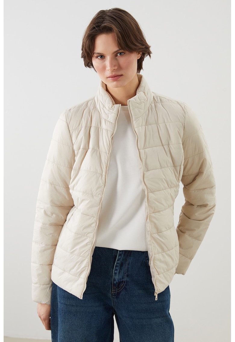 Jacheta matlasata cu fermoar