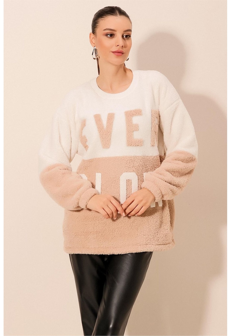 Hanorac - Femei - Hanorac BDART din blana artificiala cu guler rotund - croiala lejera - cu imprimeu motto - maro nisipos