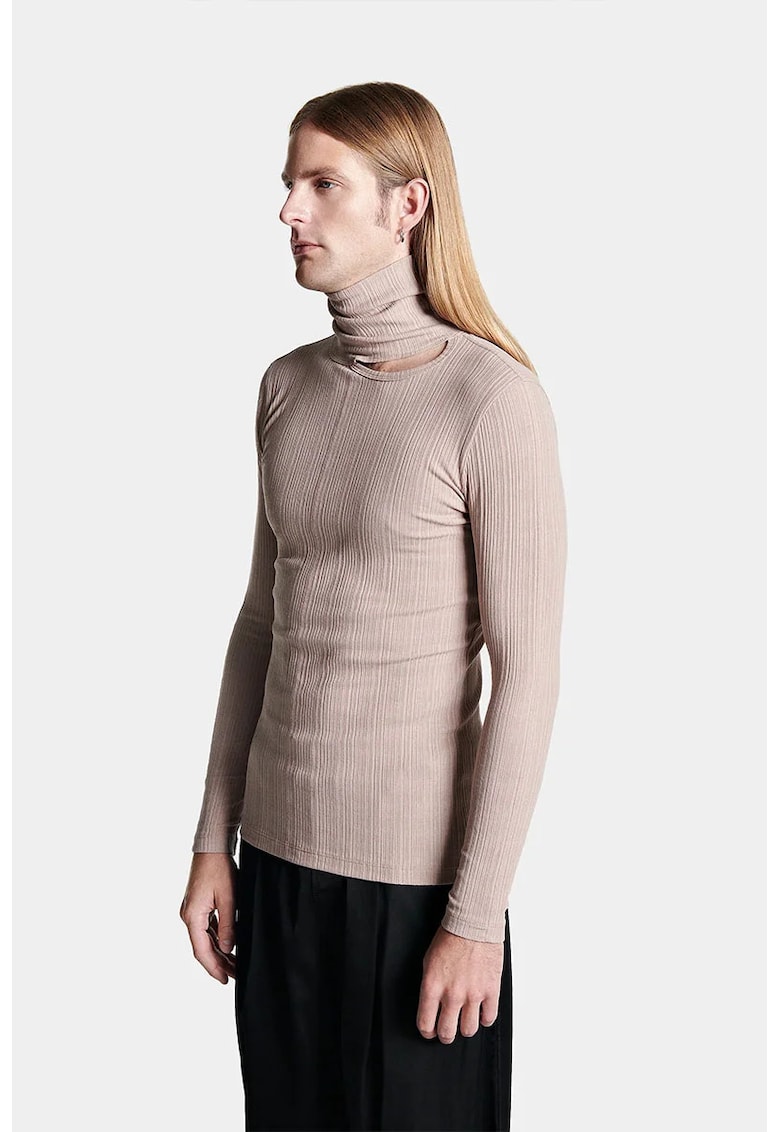 Bluză cu guler înalt mulată pe corp cu decupaj