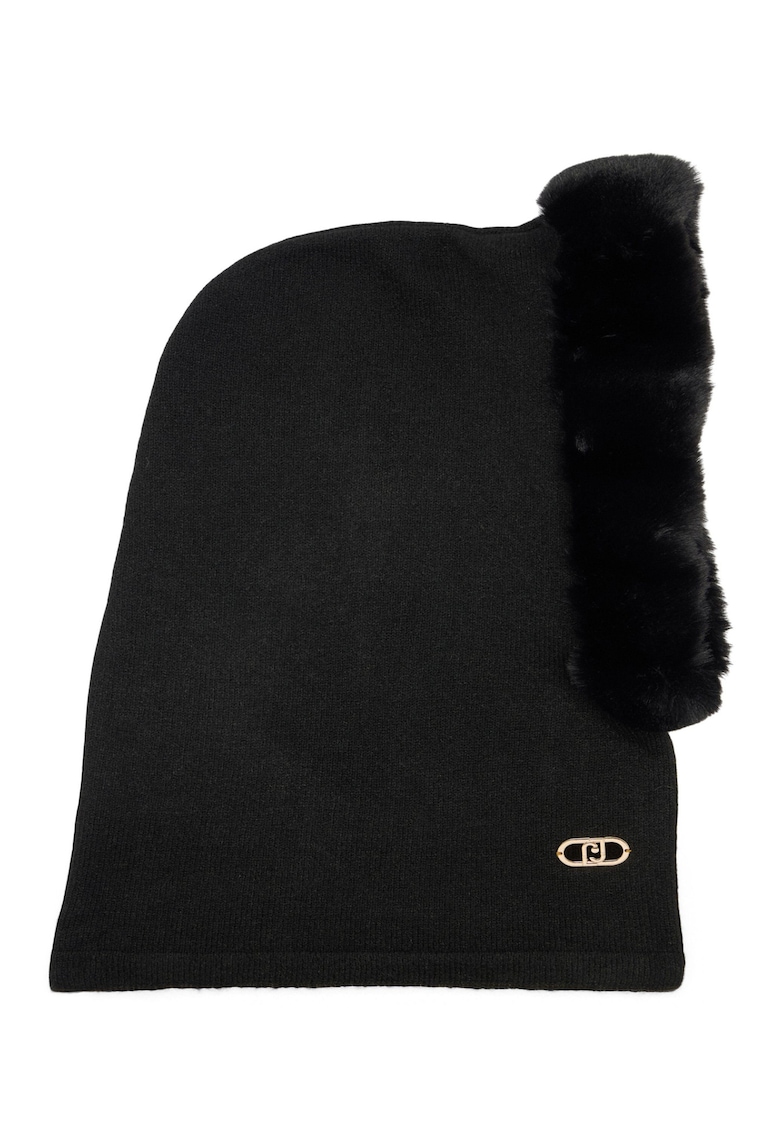 Capa din tricot cu margini pufoase