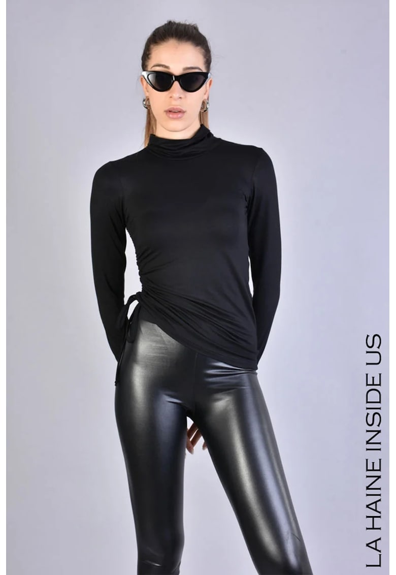 Bluză cu guler înalt damă tricotată cu model decupat și guler înalt Bluză cu guler înalt damă tricotată cu model decupat și guler înalt