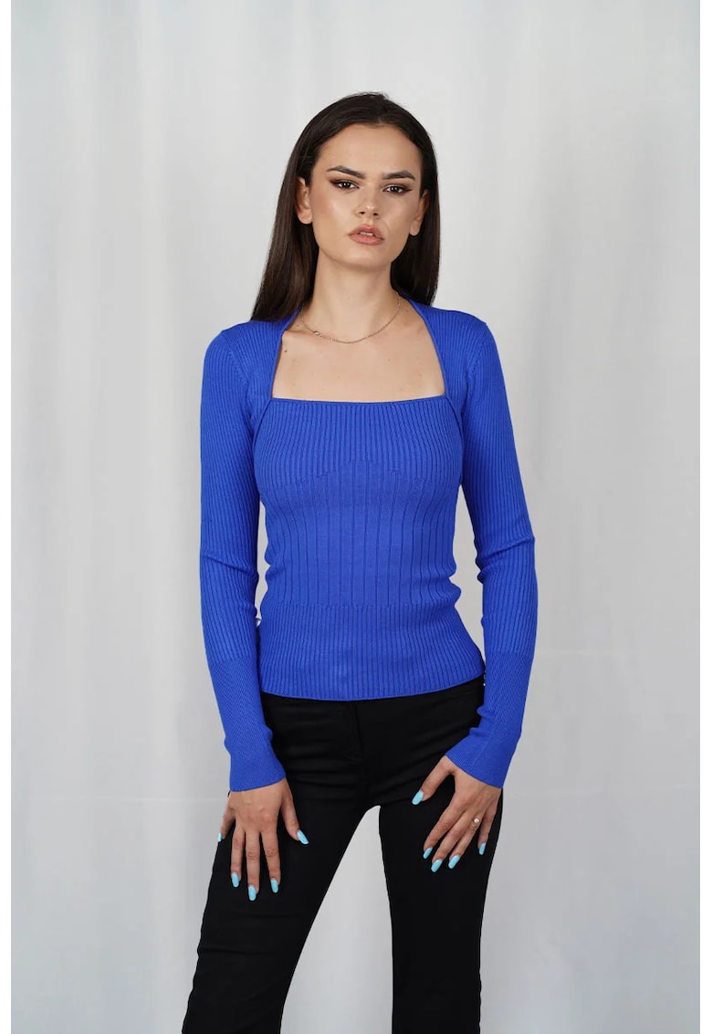 Bluză cu guler înalt cu mânecă lungă și decupaj la piept