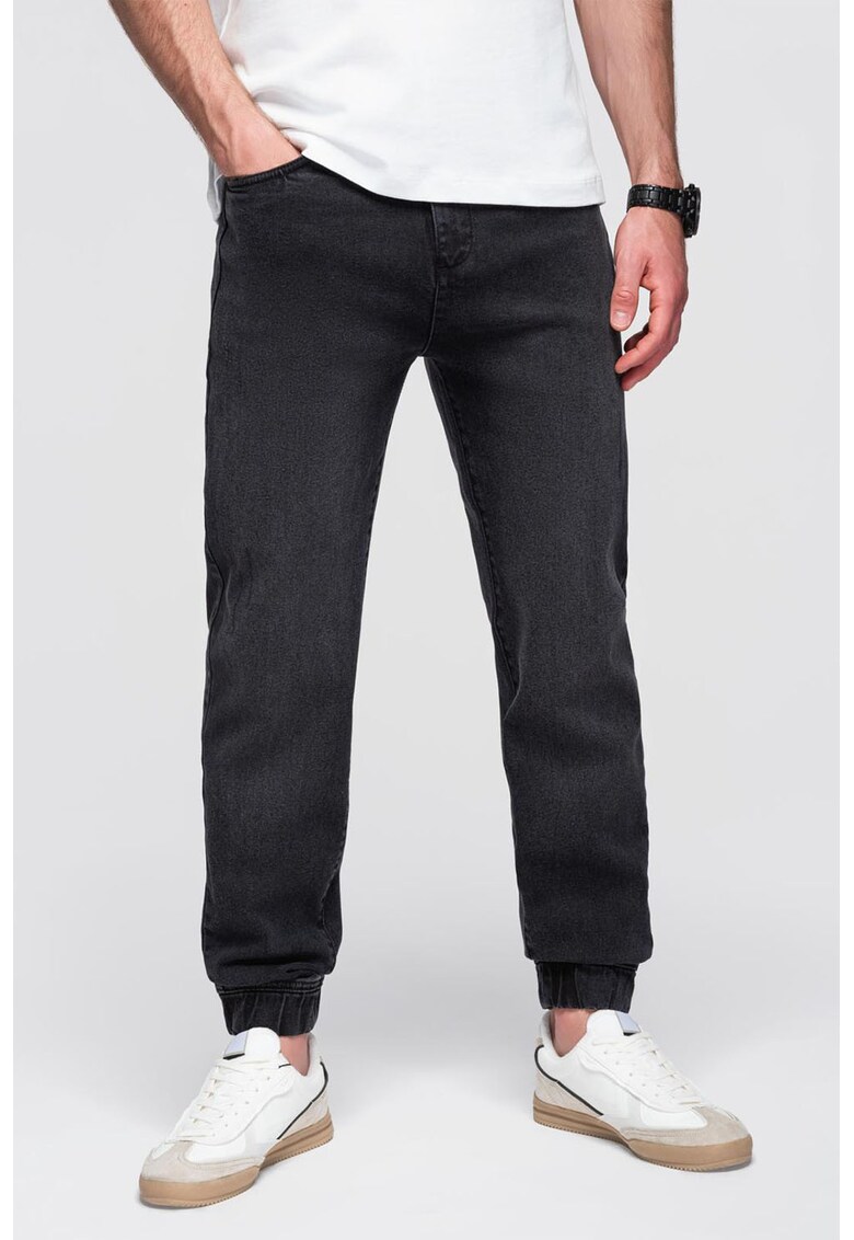 Blugi conici cu talie medie