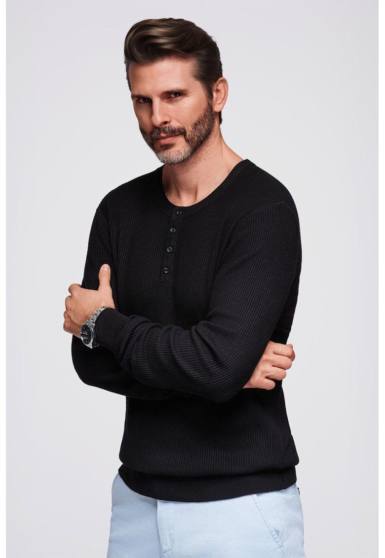 Pulover striat slim-fit cu fenta cu nasturi