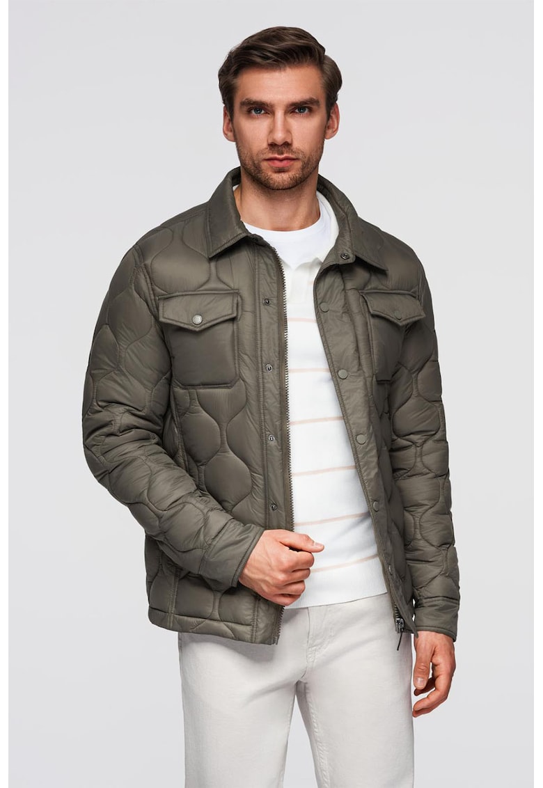 Jacheta matlasata cu buuznare pe piept