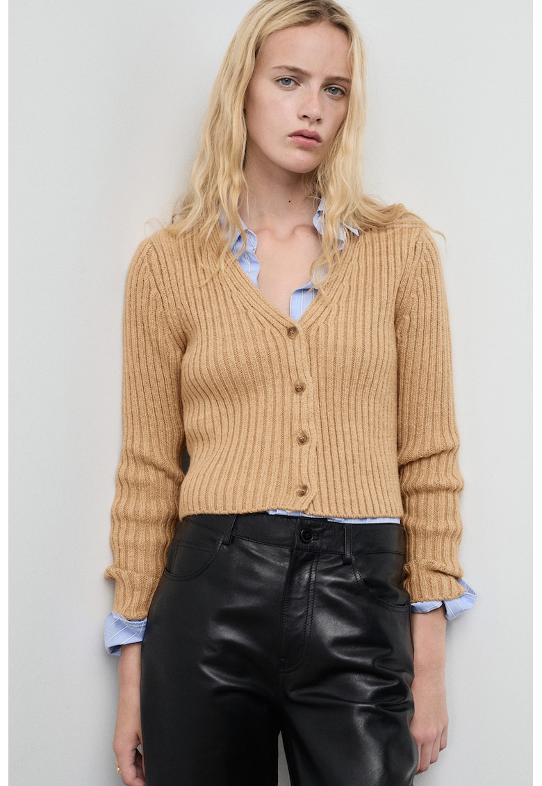 Cardigan tricotat cu stiatii