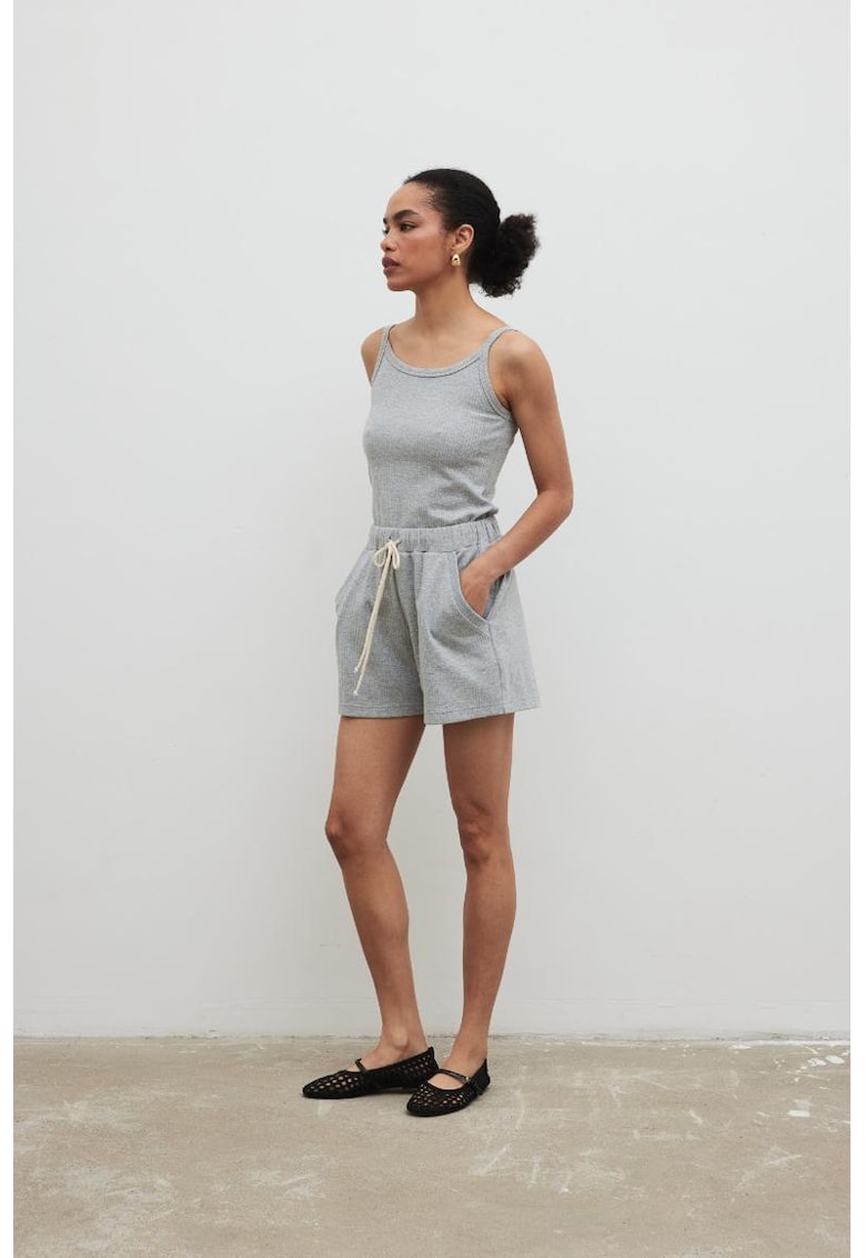 Top cu bretele subtiri