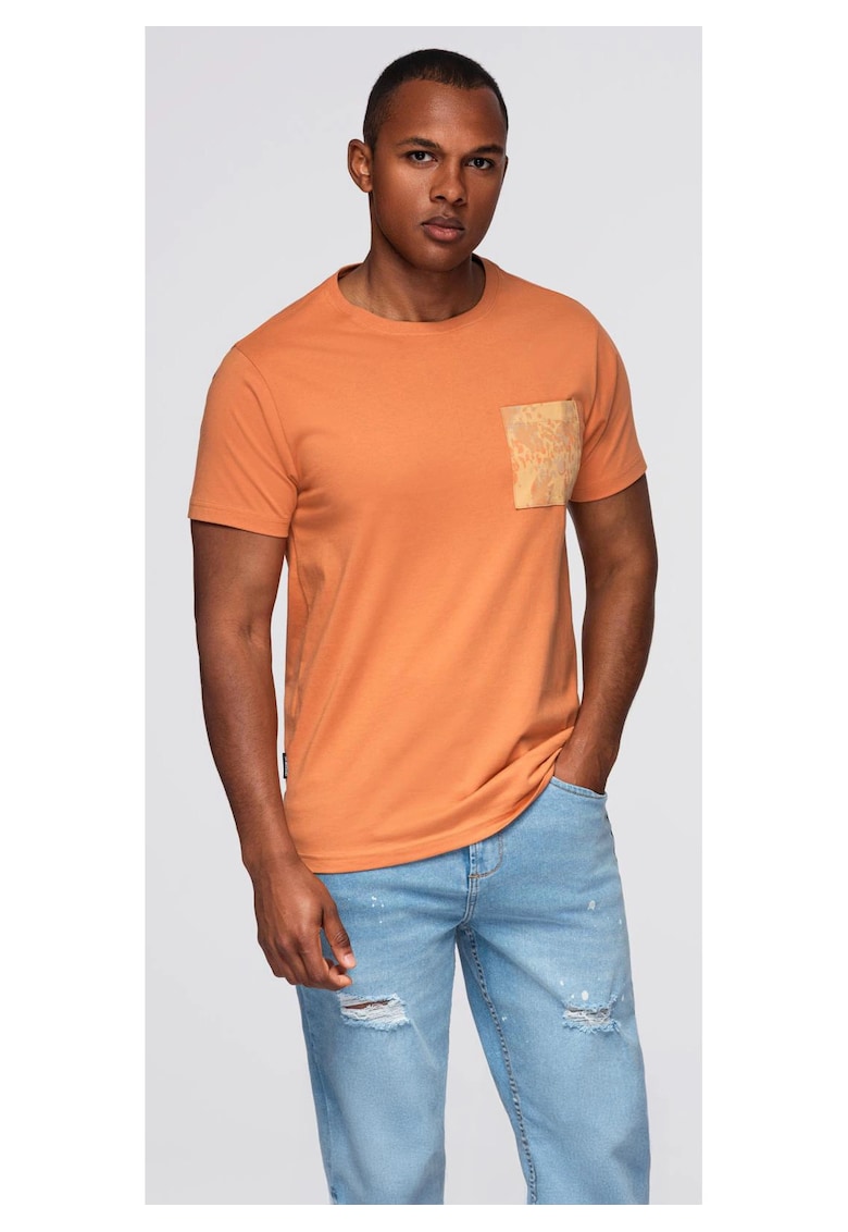 Tricou din bumbac cu buzunar imprimat OM-TSPT-0227 - Portocaliu