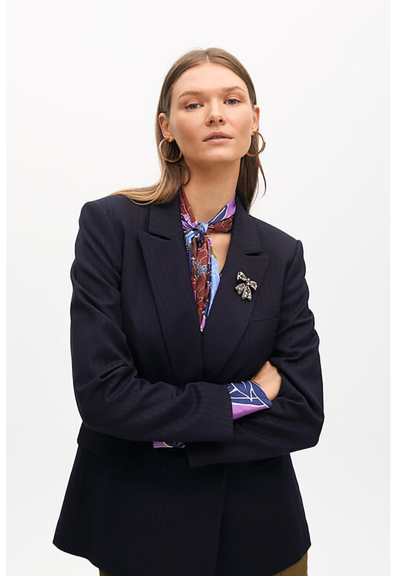 Sacou in dungi cu doua randuri de nasturi