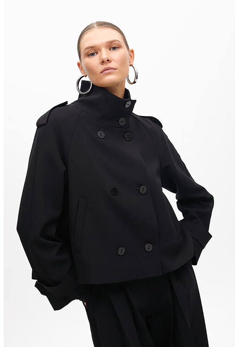 Palton scurt cu croiala supradimensionata si guler inalt