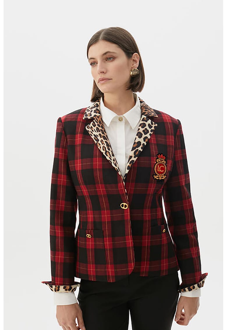 Sacou in carouri cu garnituri contrastante