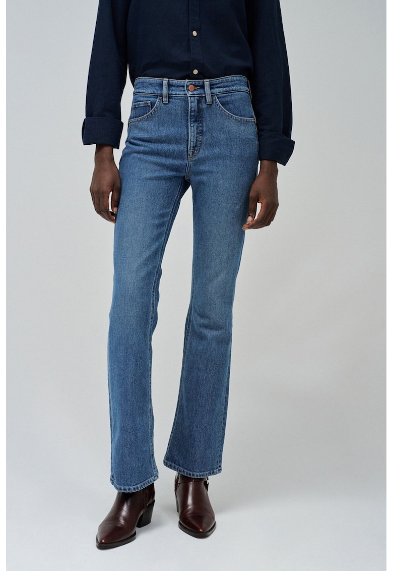 Blugi evazati cu model cu 5 buzunare