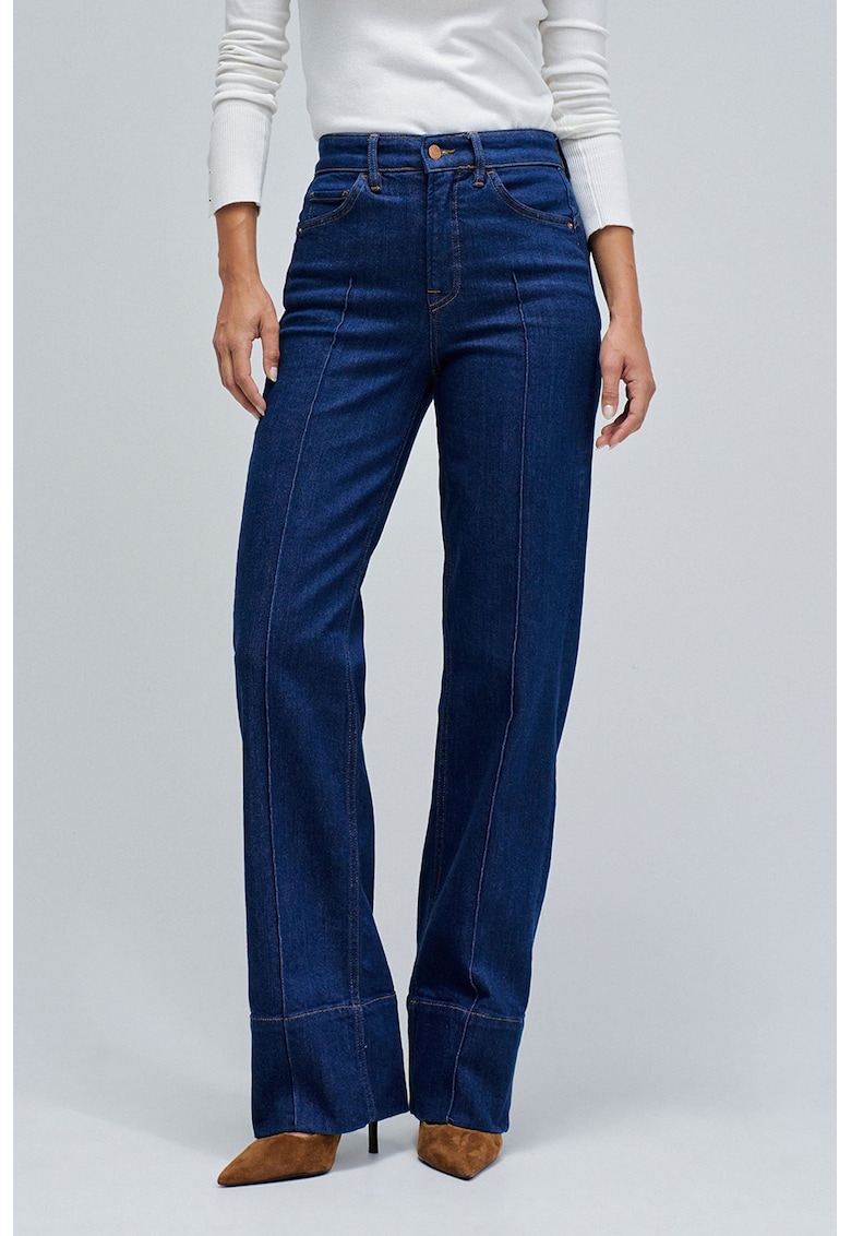 Blugi drepti cu talie inalta
