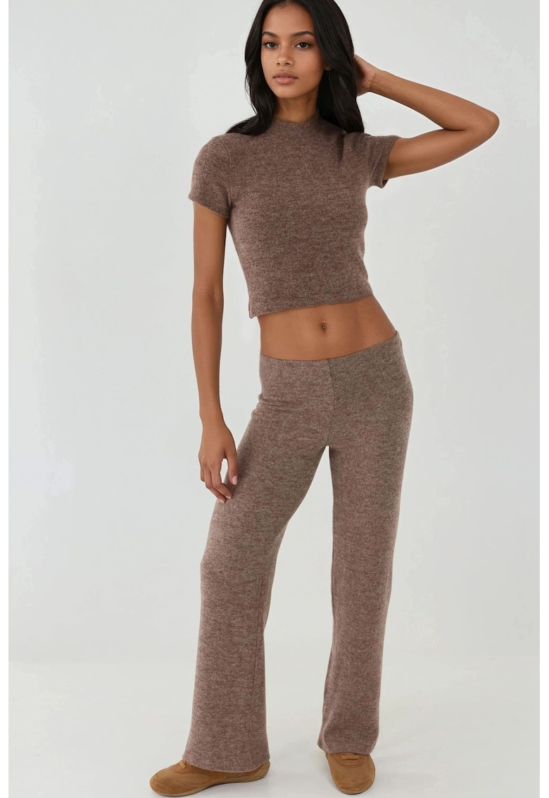 Pantaloni dama - tricotati - talie inalta - culoare maro - material tricotat