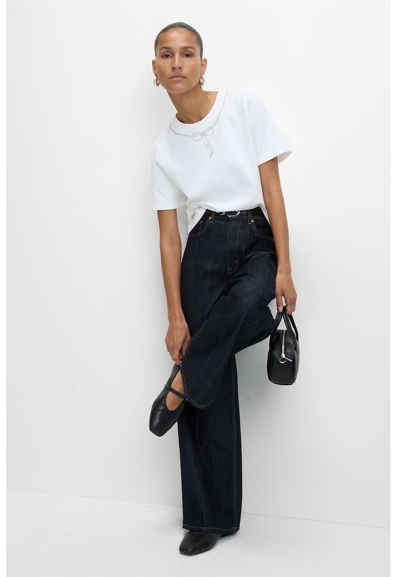 Tricou lejer cu strasuri