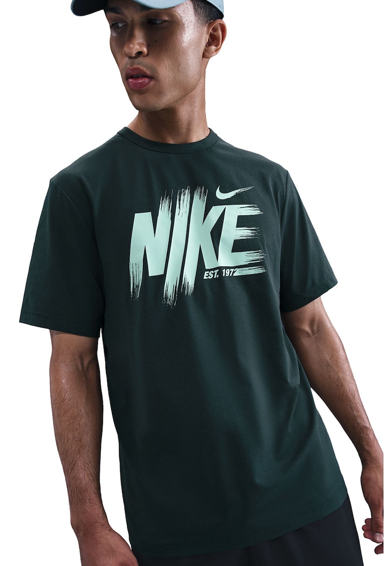 Tricou regular fit cu decolteu la baza gatului si logo