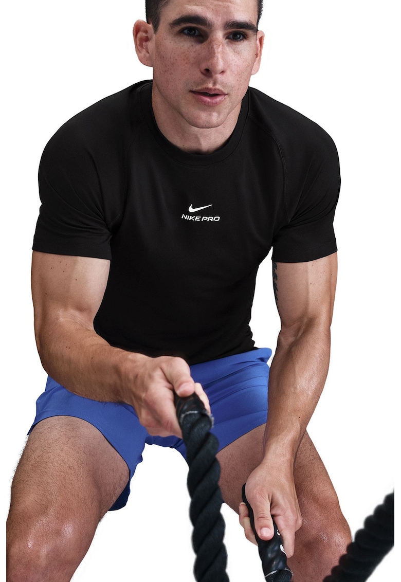 Tricou slim fit cu tehnologie Dri-Fit pentru fitness