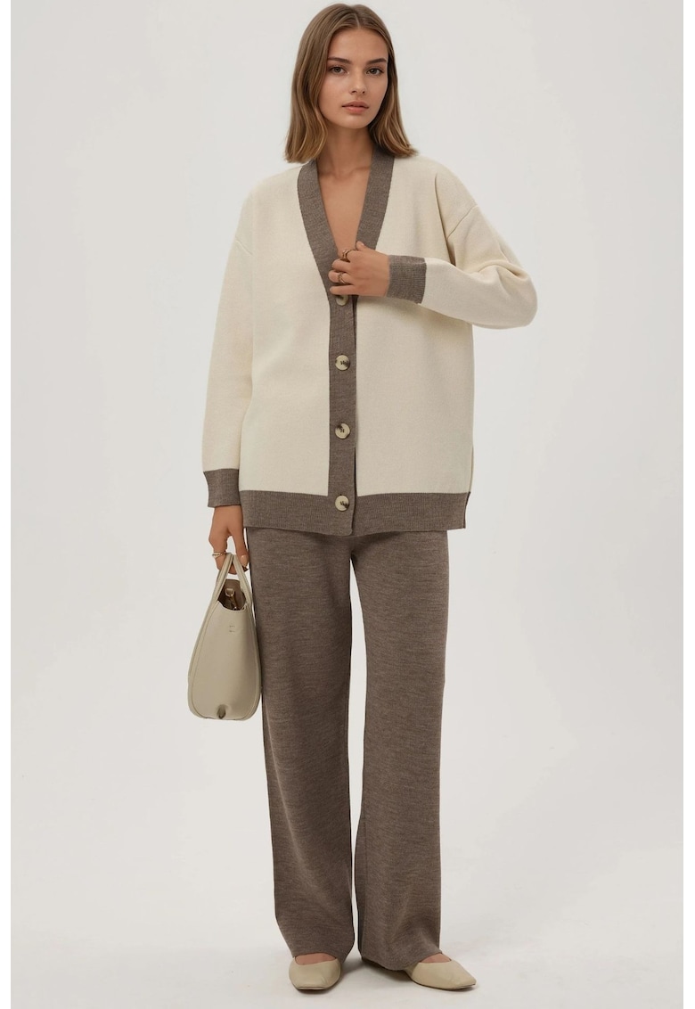 Compleu dama tricotat - cardigan cu nasturi si pantaloni texturati - acril - maro/crem