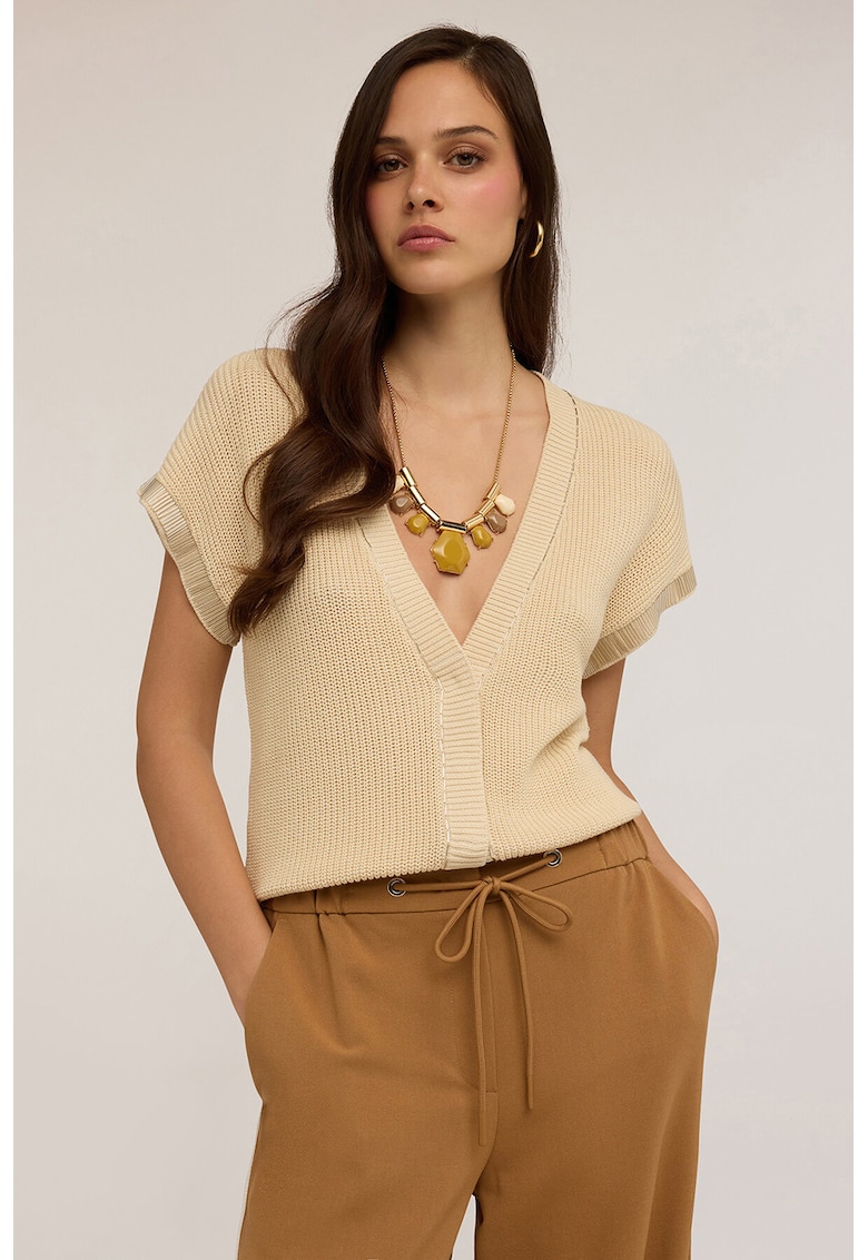 Pulover cu decolteu in V si maneci scurte