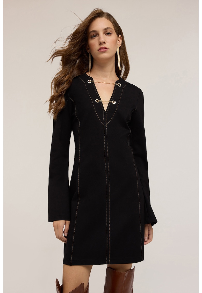Rochie slim-fit cu detalii din lant