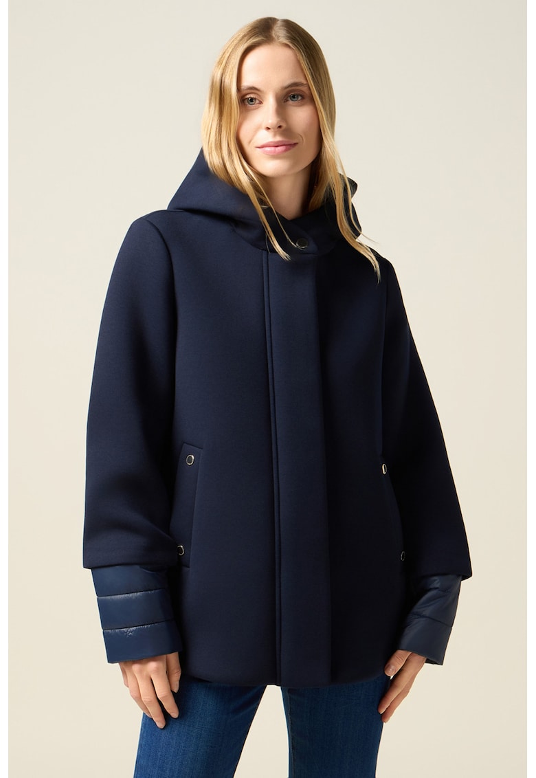 Palton scurt cu insertii matlasate