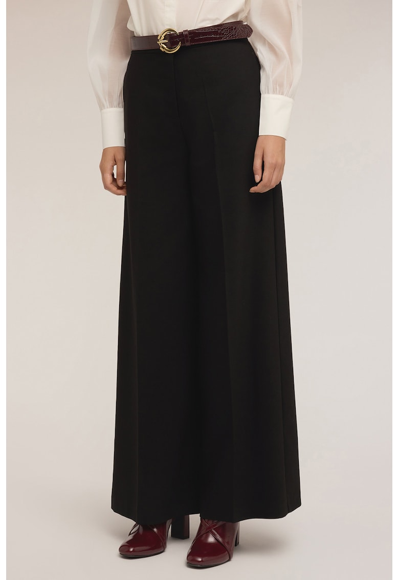 Pantaloni evazati cu pensa