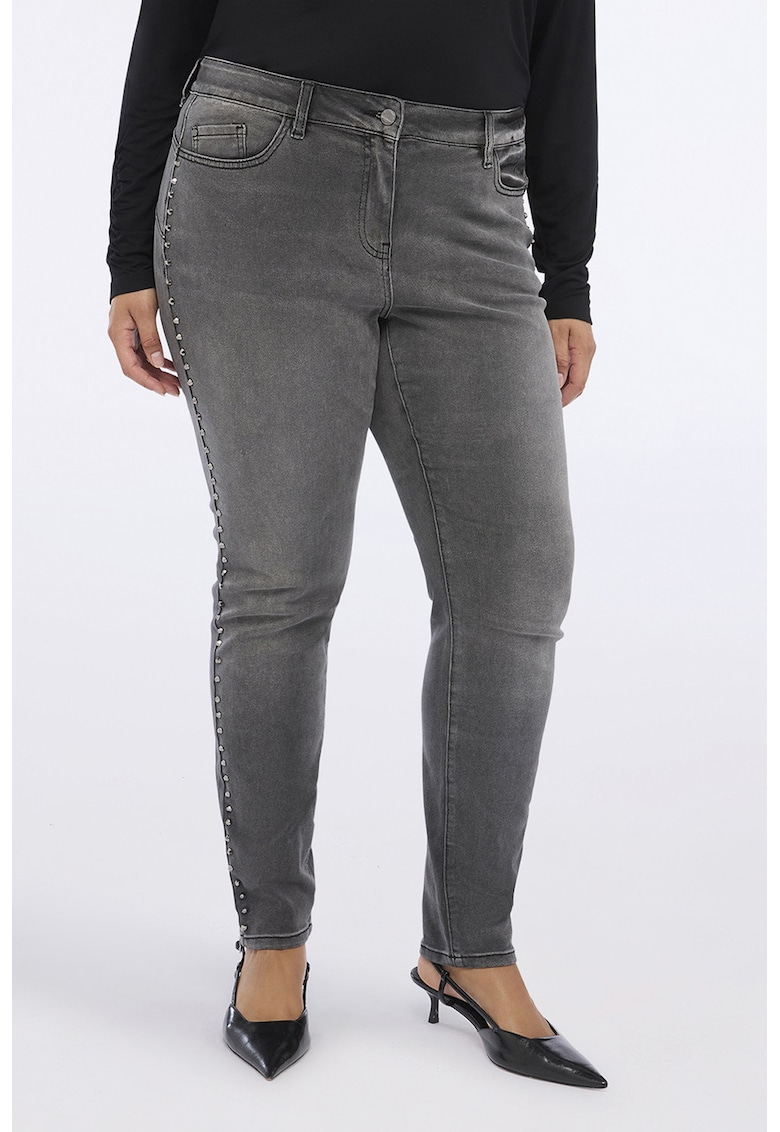 Blugi skinny cu nituri laterale