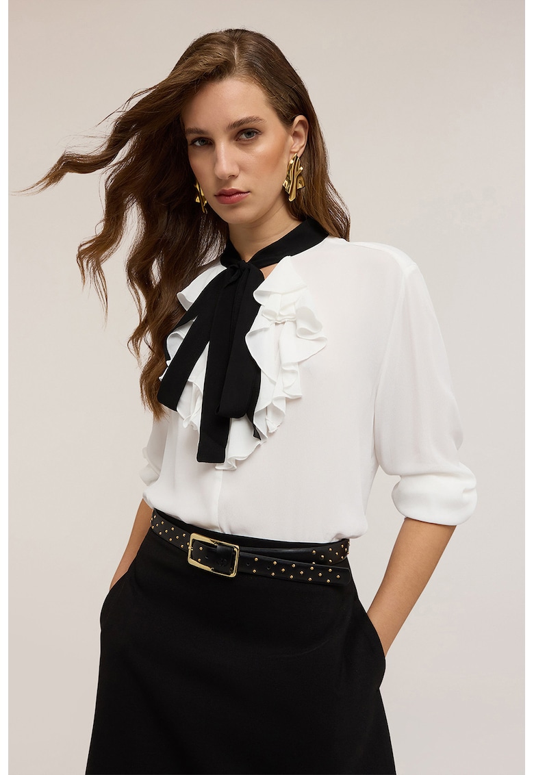 Bluza cu decolteu cu volane si esarfa