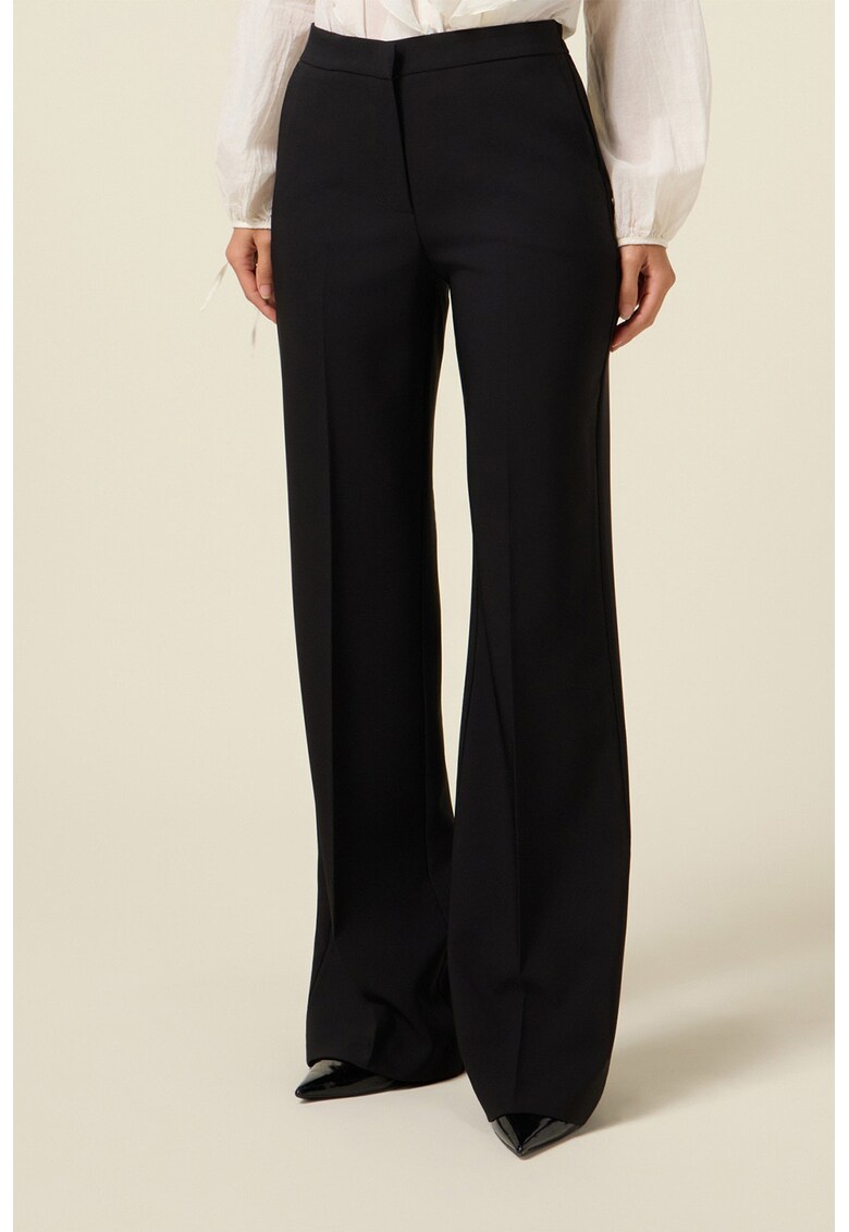 Pantaloni evazati cu talie medie