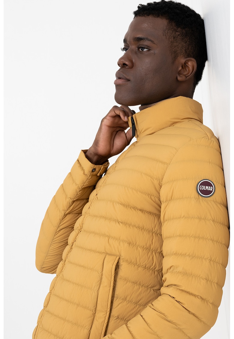 Geaca matlasata cu guler mediu