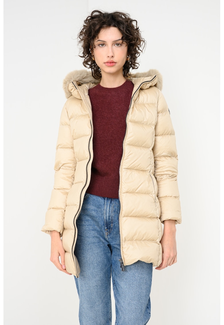 Geaca matlasata lunga cu umplutura de puf