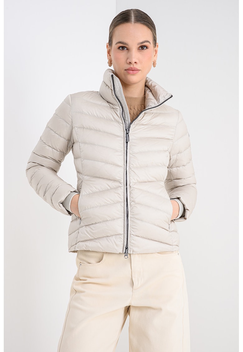 Geaca cu umplutura de puf si guler inalt