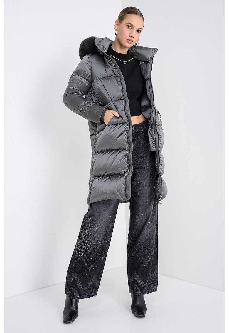 Geaca lunga cu umplutura de puf