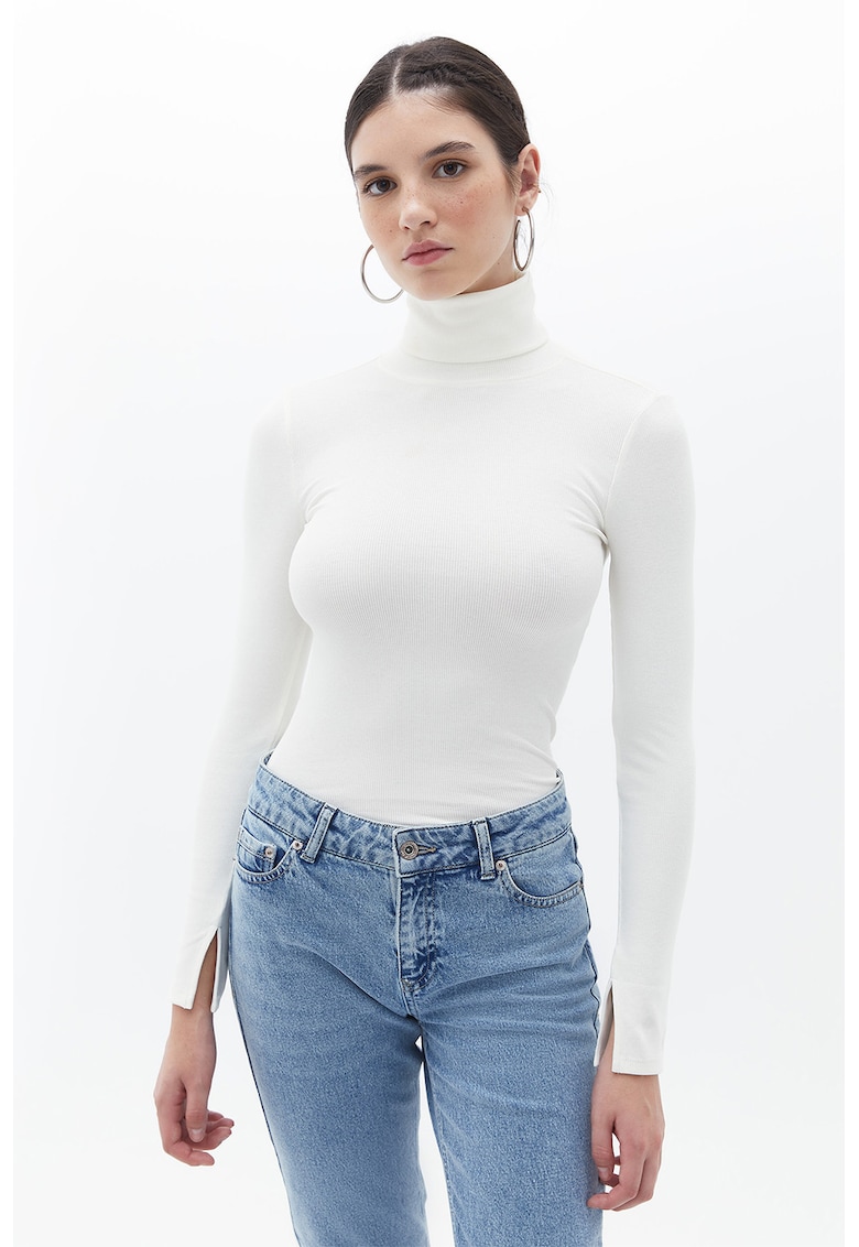 Bluza cambrata uni cu guler inalt - Crem -