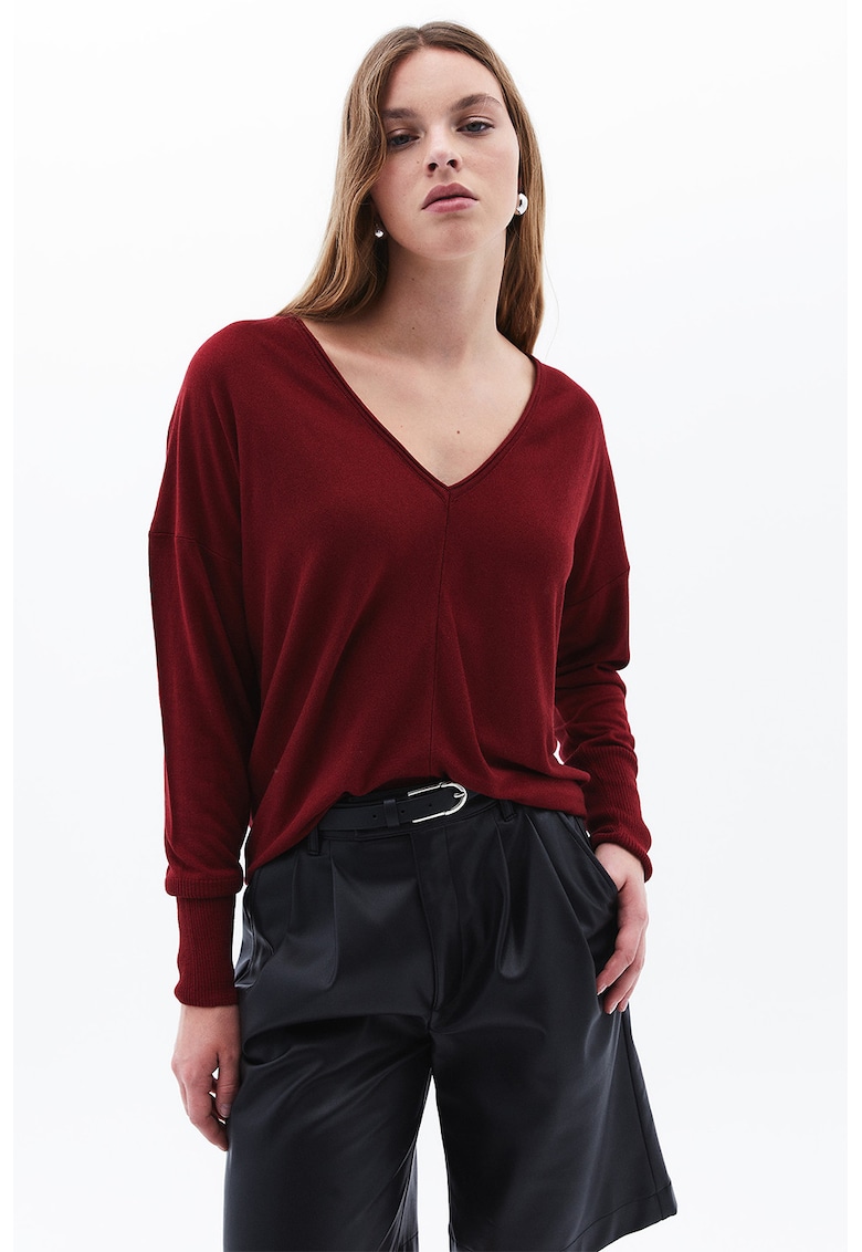 Pulovder cu decolteu in V si maneci cazute