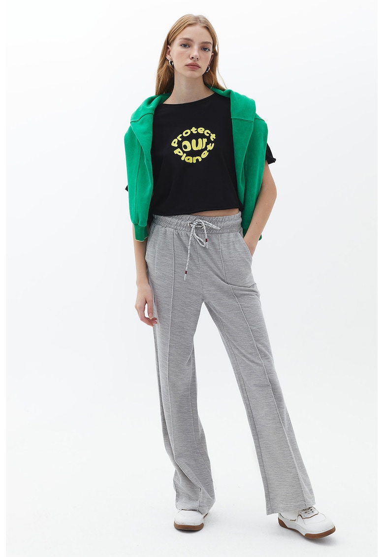 Pantaloni de trening drepti cu buzunare laterale