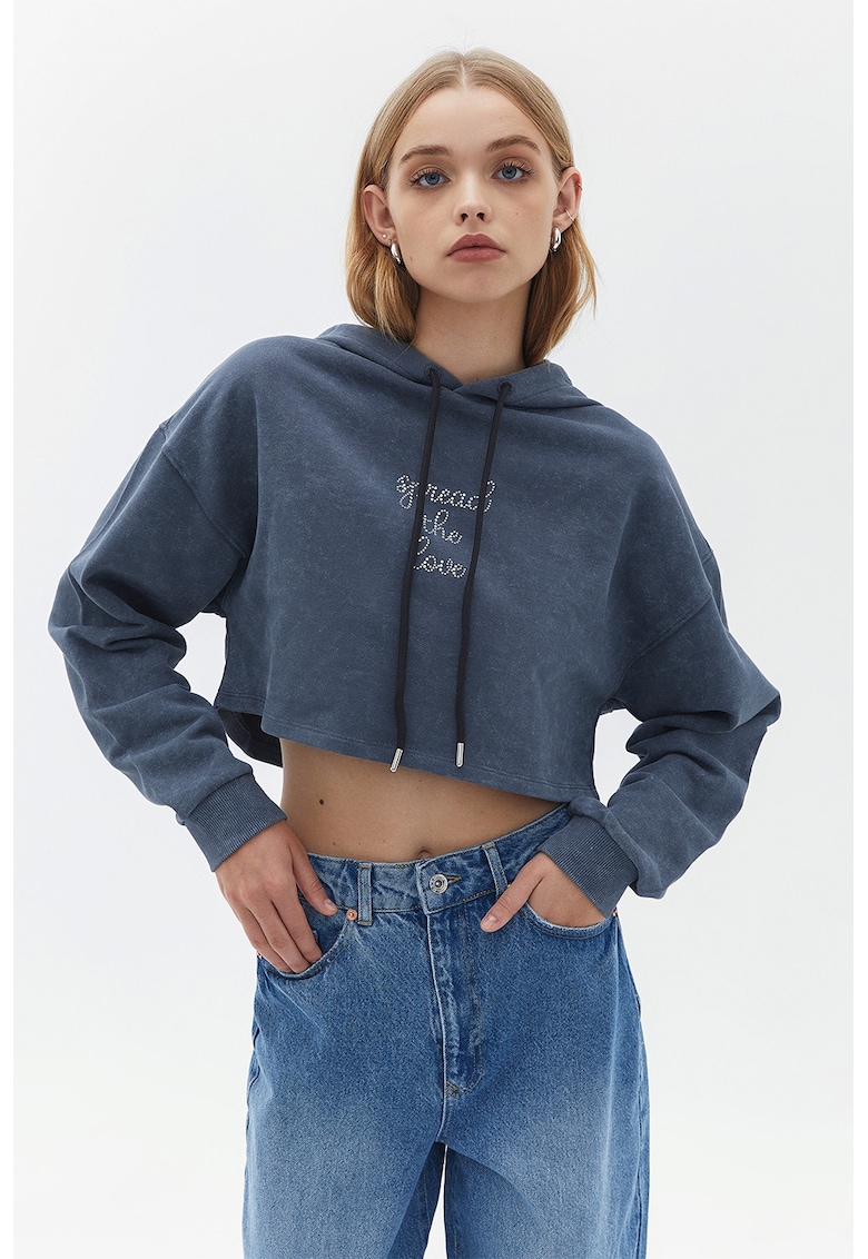 Hanorac crop cu strasuri