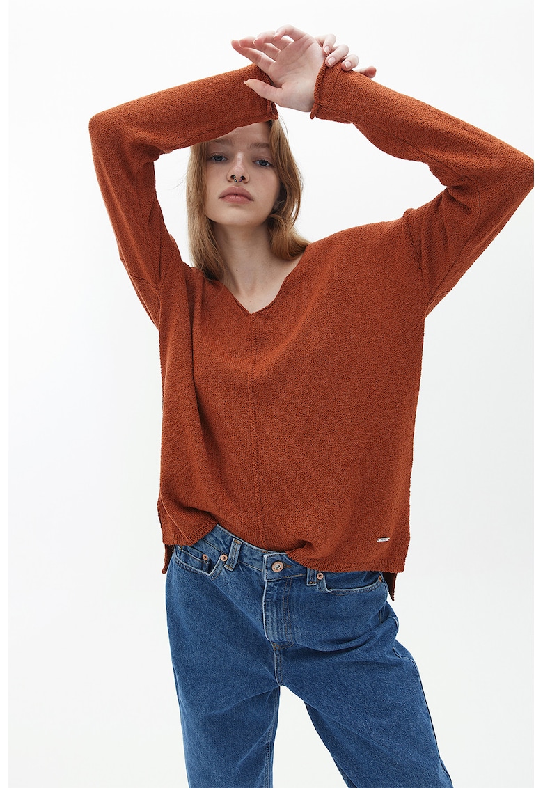Pulover lejer cu decolteu in V - Portocaliu stins