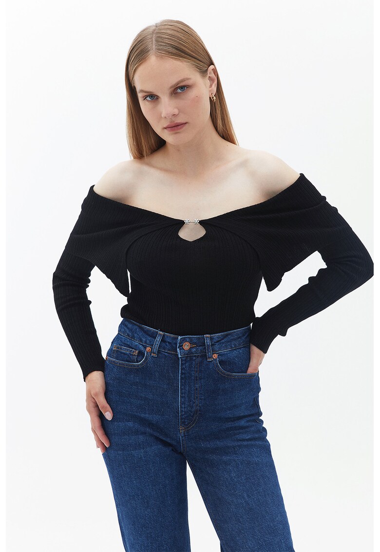 Pulover cu decolteu pe umeri - Negru