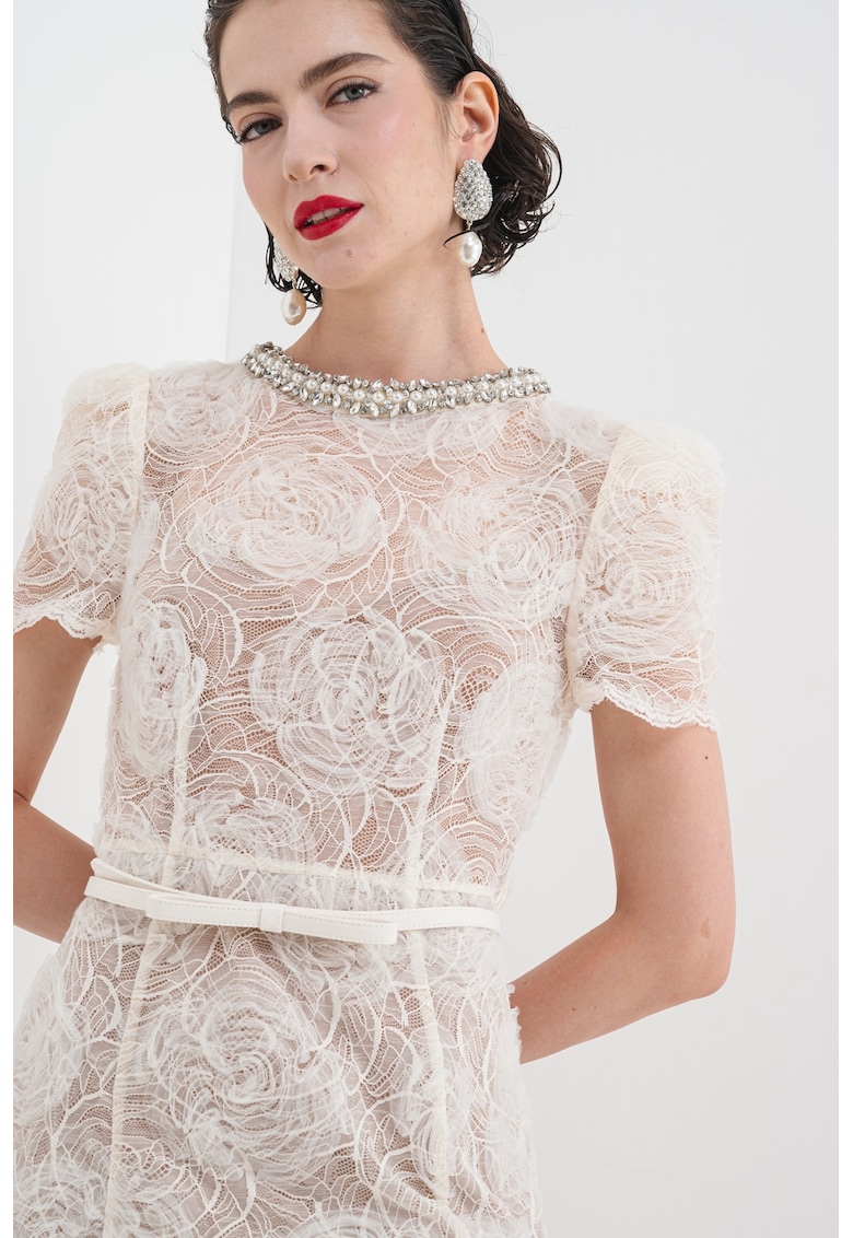 Rochie de dantela cu croiala in A si curea in talie