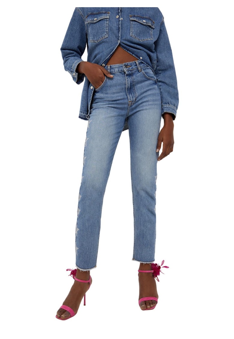 Blugi cu aplicatii cu strasuri -