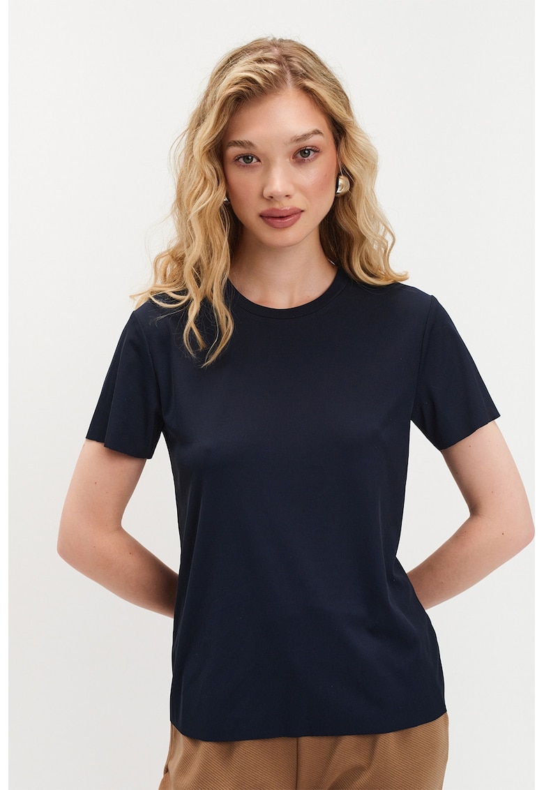 Tricou lejer cu decolteu la baza gatului - Albastru ultramarin