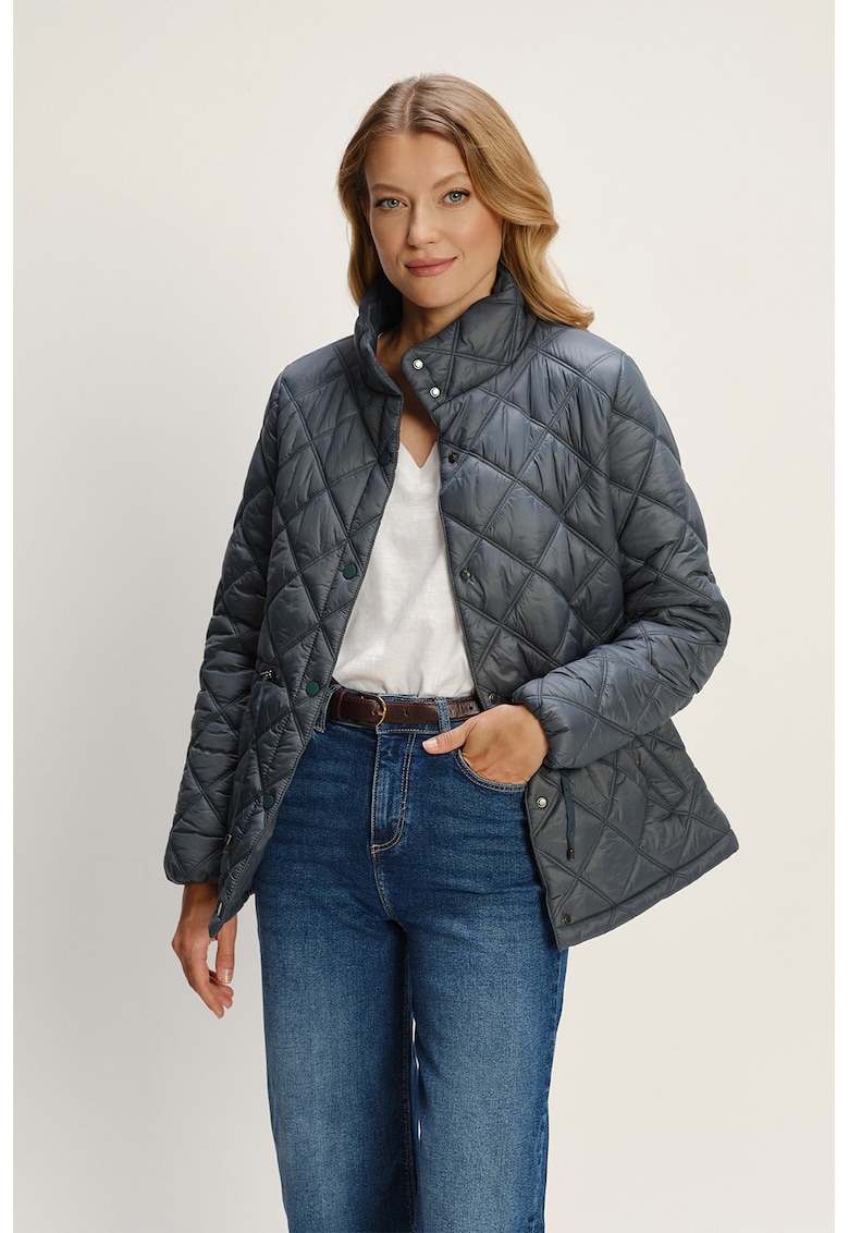 Geaca scurta cu guler inalt