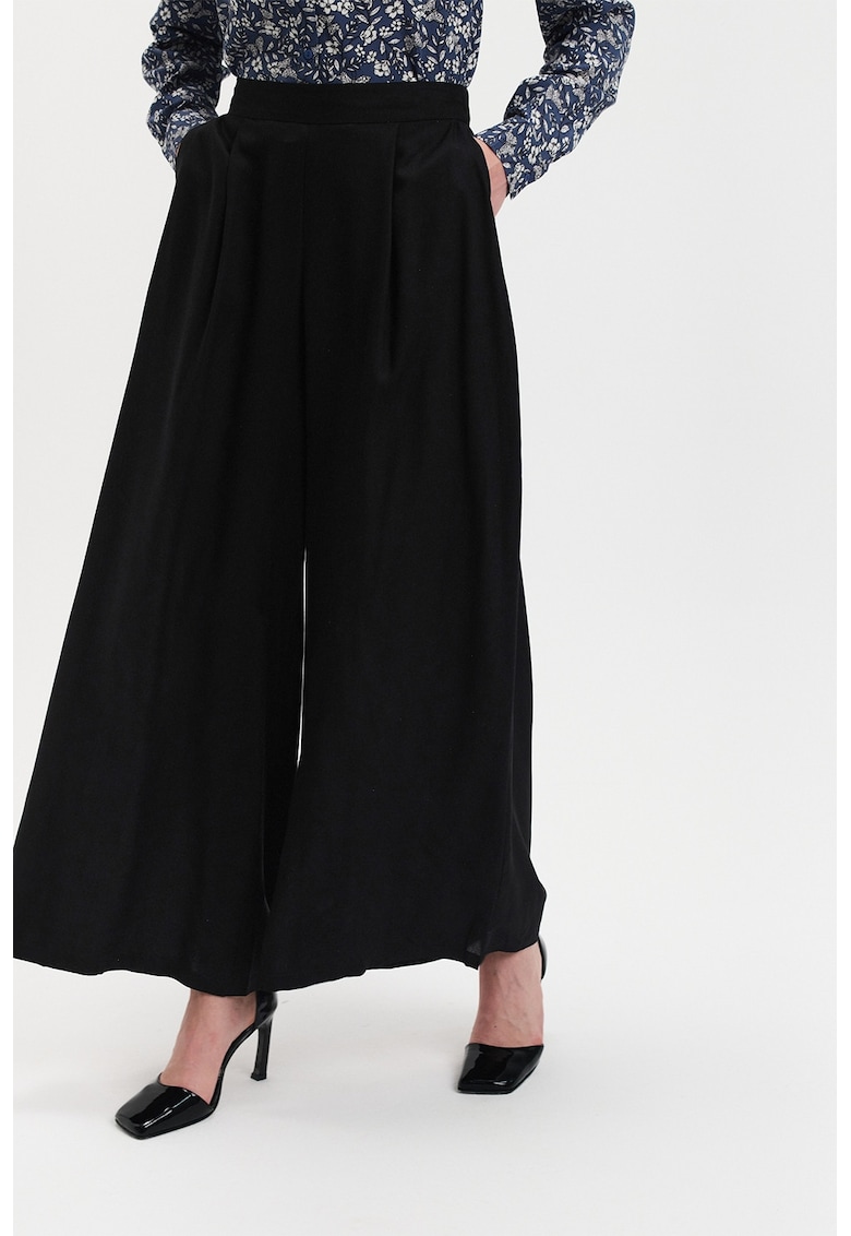 Pantaloni cu croiala ampla si talie inalta - Negru