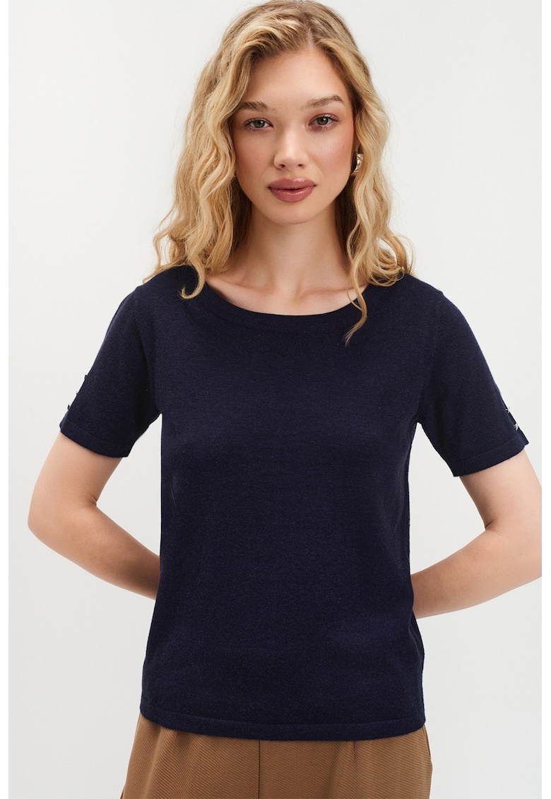 Pulover tricotat fin cu maneci scurte