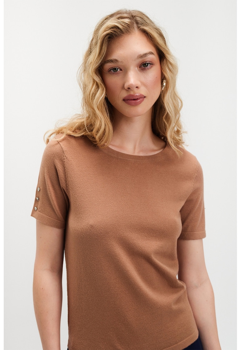 Pulover tricotat fin cu maneci scurte